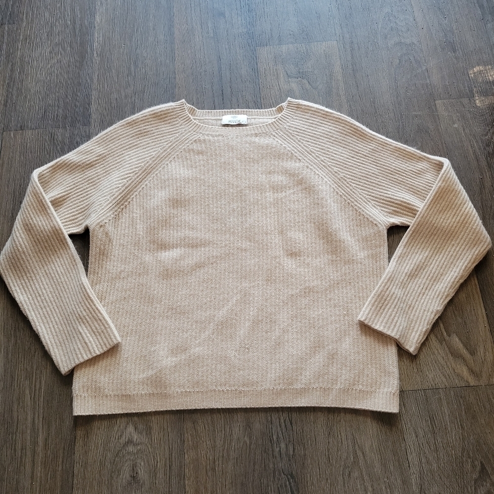 Allude Tan Sweater Crew Neck size Large, runs small